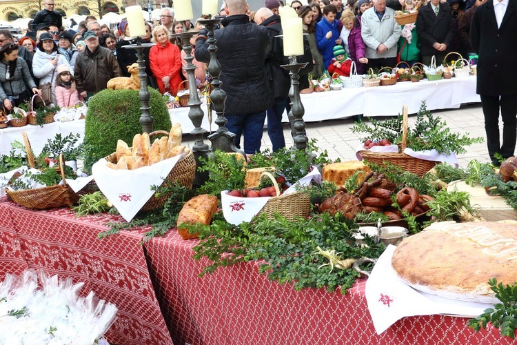 Święcenie pokarmów w Krakowie 2017, cz. 1