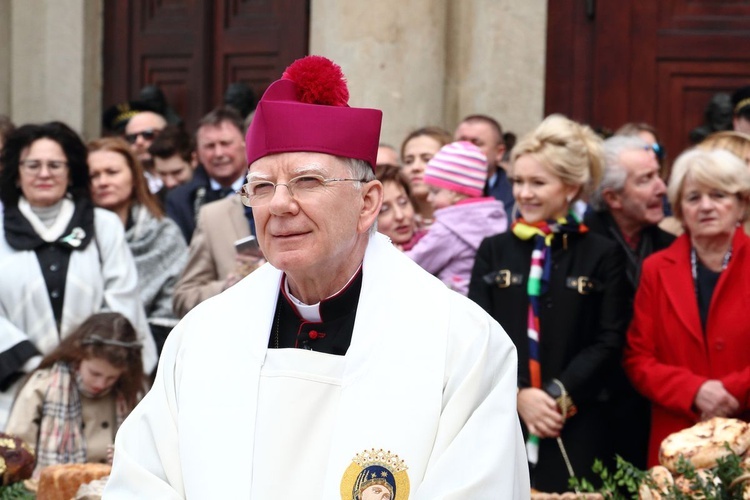 Święcenie pokarmów w Krakowie 2017, cz. 1