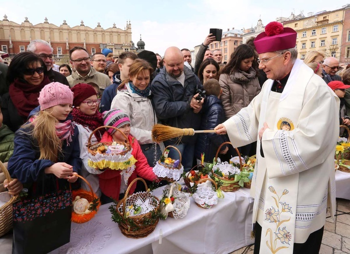 Święcenie pokarmów w Krakowie 2017, cz. 2