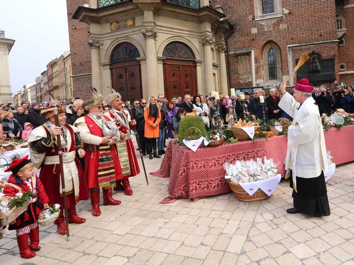 Święcenie pokarmów w Krakowie 2017, cz. 2