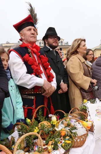 Święcenie pokarmów w Krakowie 2017, cz. 2