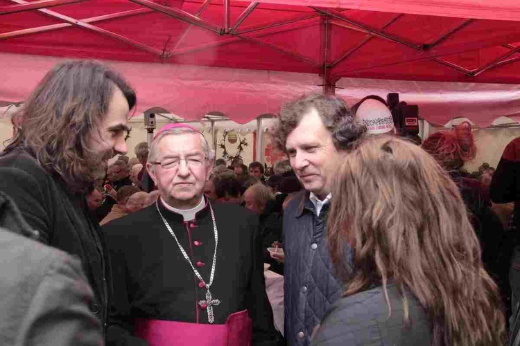 Wielkanocne śniadanie dla ubogich