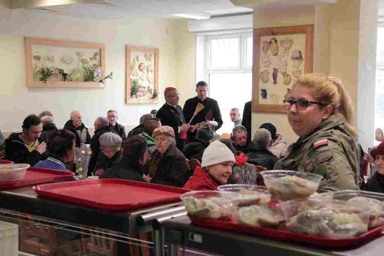 Wielkanocne śniadanie dla ubogich