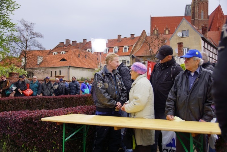 200 paczek dla najuboższych