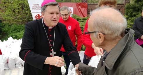 Pomoc nie tylko lokalnie