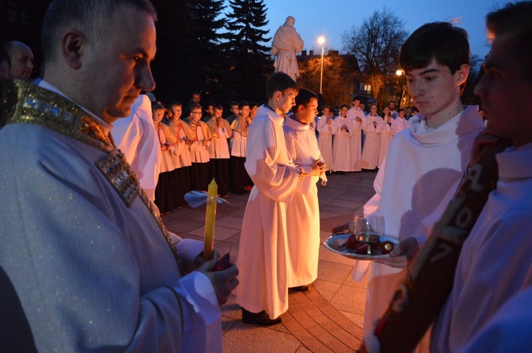 Liturgia Wielkiej Soboty w Nowym Targu - NSPJ