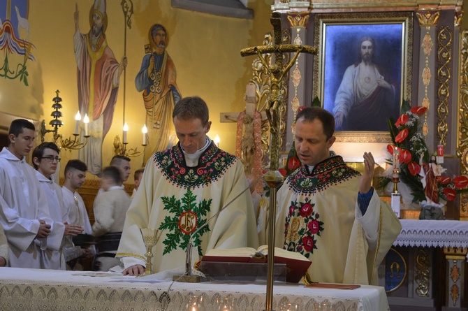 Procesja rezurekcyjna w Miętustwie