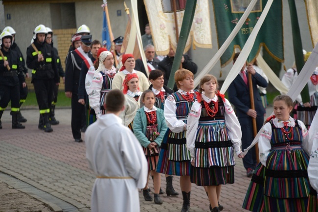 Procesja rezurekcyjna w Opocznie