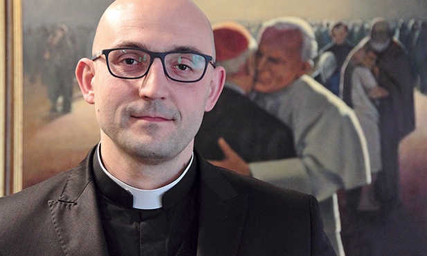 – Wydział nie jest odpowiedzialny tylko za koordynację katechezy czy spraw merytorycznych i logistycznych z nią związanych. Próbuje także podpowiadać drogi realizacji zadań, jakie stoją przed katechetami – mówi ks. Kroplewski.