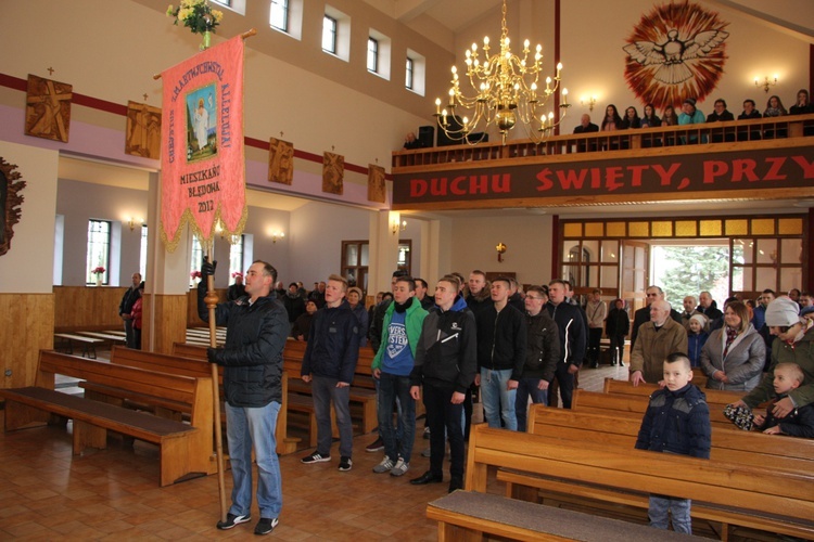 Chorągwiarze z parafii w Boczkach