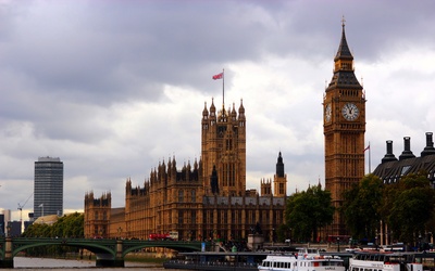 Brytyjska Izba Gmin poparła wniosek o przedterminowe wybory parlamentarne