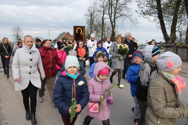 Powitanie ikony MB Częstochowskiej w Strzegocinie