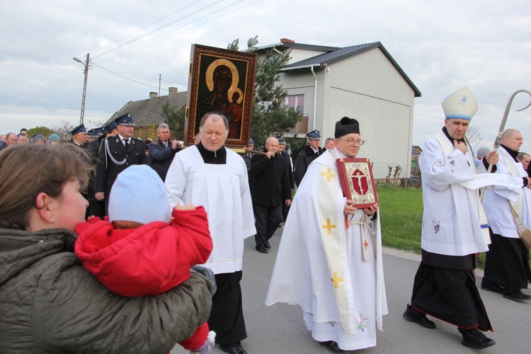 Powitanie ikony MB Częstochowskiej w Strzegocinie