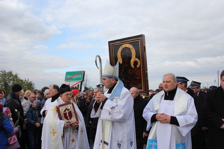 Powitanie ikony MB Częstochowskiej w Strzegocinie