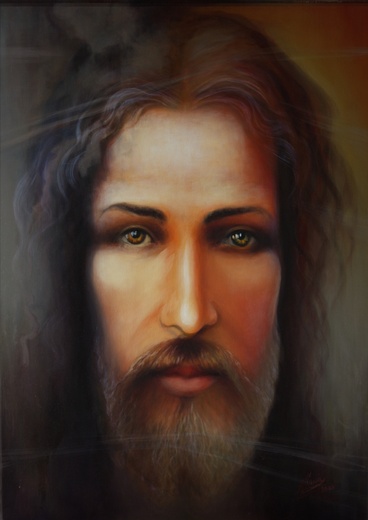 Oblicze Chrystusa, które powstało po nałożeniu na siebie 33 obrazów Go przedstawiających