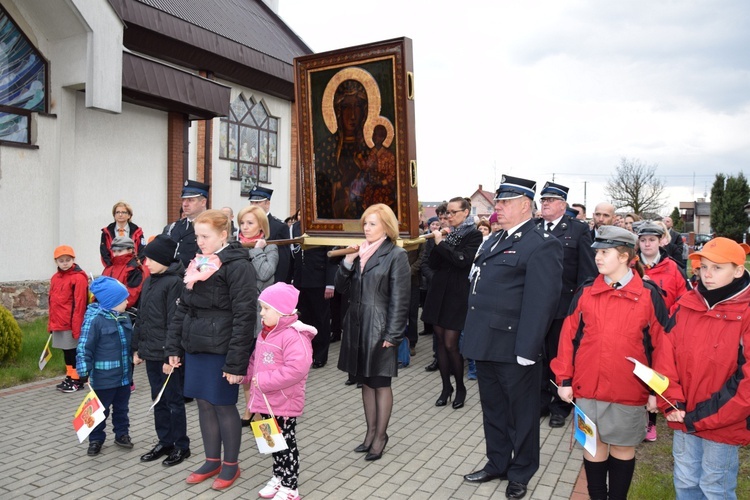 Powitanie ikony MB Częstochowskiej w Kutnie-Dybowie