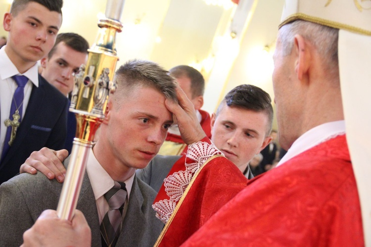 Bierzmowanie w sądeckiej Helenie