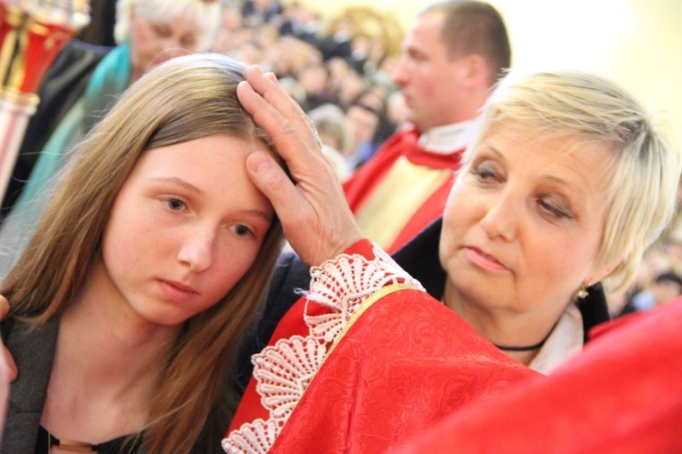 Bierzmowanie w sądeckiej Helenie