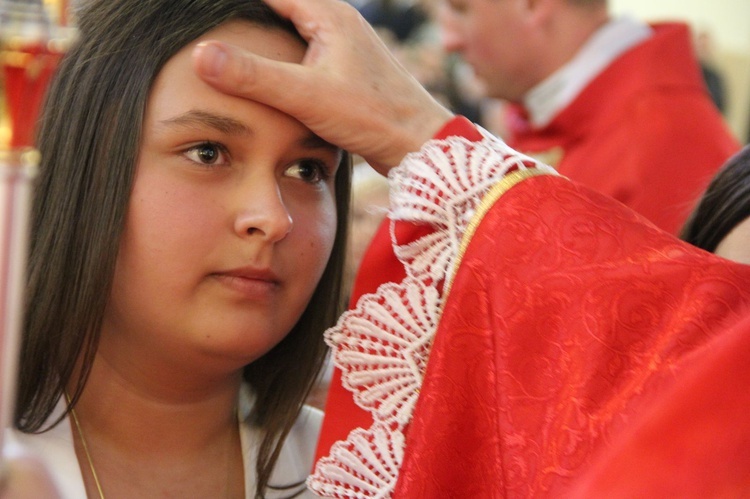 Bierzmowanie w sądeckiej Helenie