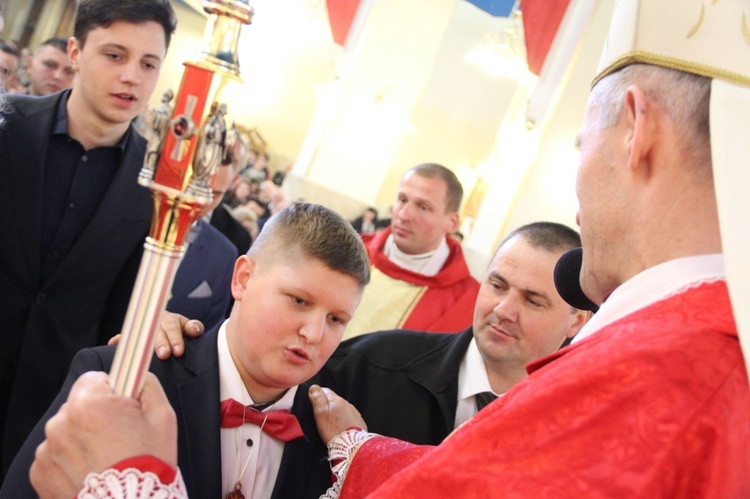 Bierzmowanie w sądeckiej Helenie