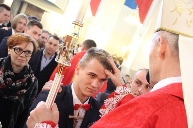 Bierzmowanie w sądeckiej Helenie