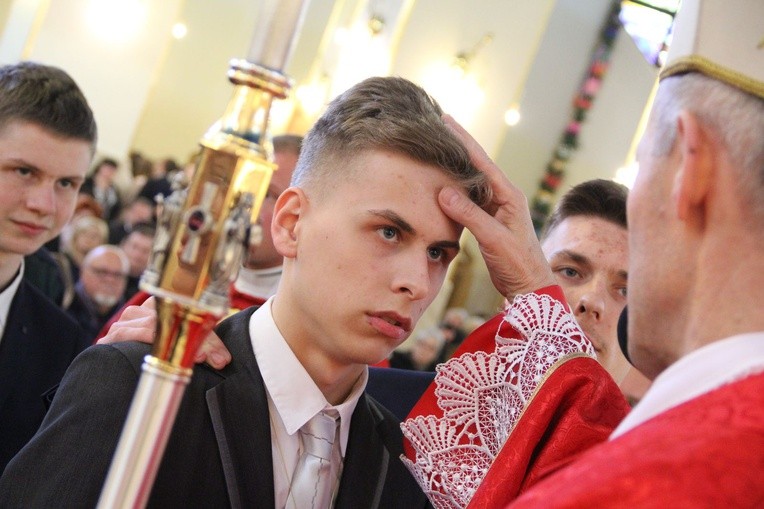 Bierzmowanie w sądeckiej Helenie