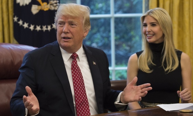 Trump: "do sprawy sfinansowania budowy muru wrócimy we wrześniu".