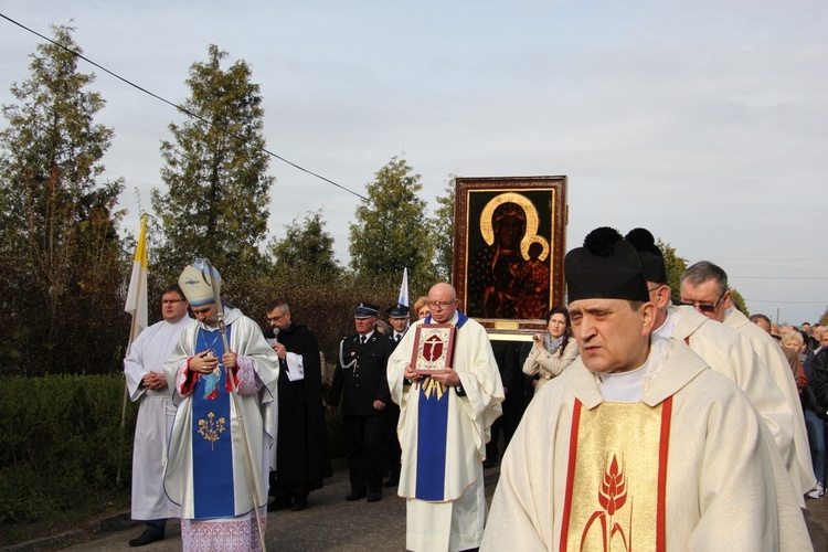 Powitanie ikony MB Częstochowskiej w Kutnie-Woźniakowie