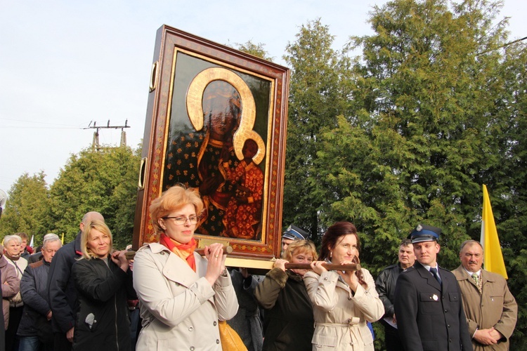 Powitanie ikony MB Częstochowskiej w Kutnie-Woźniakowie