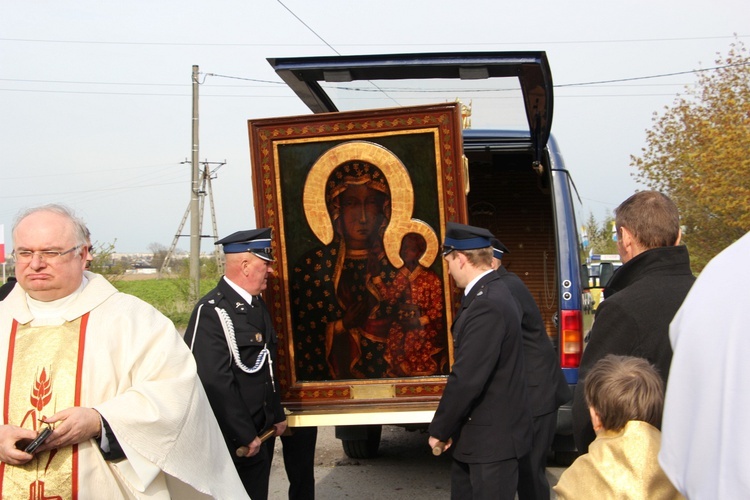 Powitanie ikony MB Częstochowskiej w Kutnie-Woźniakowie