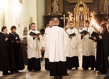 ▲	Schola Una Voce w kościele św. Marii Magdaleny.