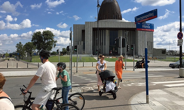 Święto Dziękczynienia będzie obchodzone jako dalszy ciąg otwarcia świątyni, przeżywanego 11 listopada 2016 r.