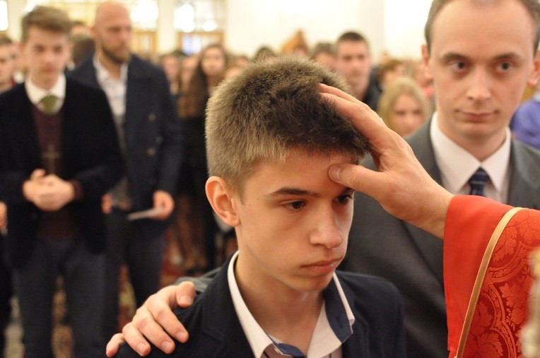 Bierzmowanie w kościele pw. św. Jana Nepomucena w Bochni