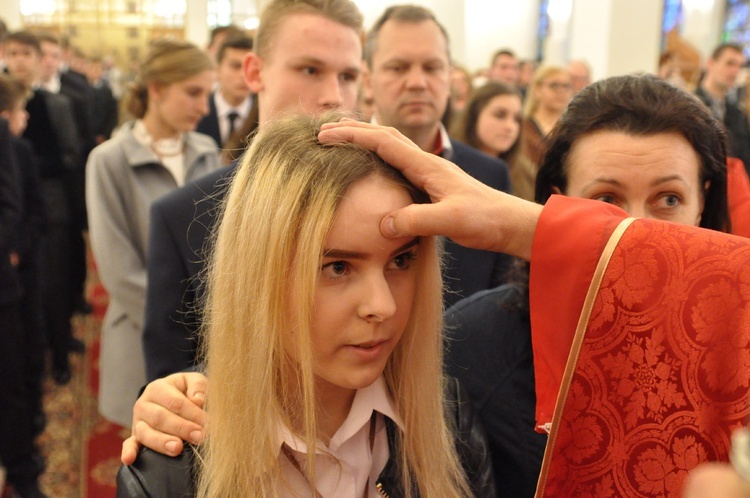 Bierzmowanie w kościele pw. św. Jana Nepomucena w Bochni