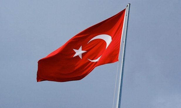 Erdogan: Turcja powinna ponownie rozważyć, czy chce wejść do UE