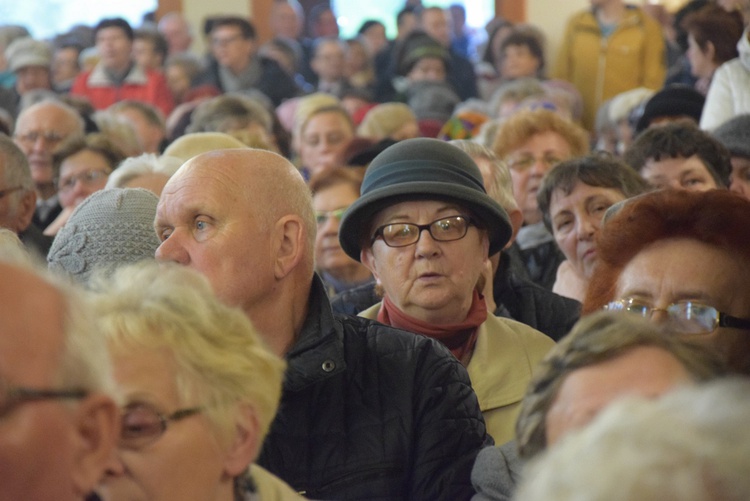 Powitanie ikony MB Częstochowskiej w parafii św. Jadwigi w Kutnie