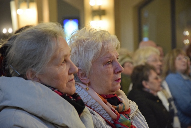 Powitanie ikony MB Częstochowskiej w parafii św. Jadwigi w Kutnie