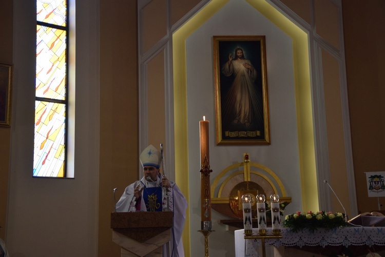 Powitanie ikony MB Częstochowskiej w parafii św. Jadwigi w Kutnie