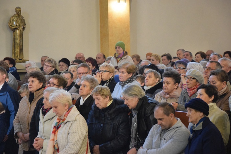 Powitanie ikony MB Częstochowskiej w parafii św. Jadwigi w Kutnie