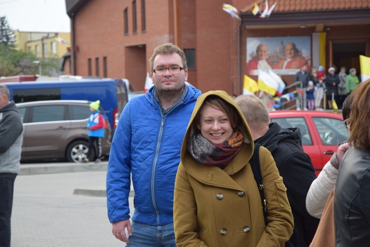 Powitanie ikony MB Częstochowskiej w parafii św. Jadwigi w Kutnie