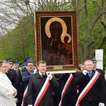 Powitanie ikony MB Częstochowskiej w parafii św. Jadwigi w Kutnie