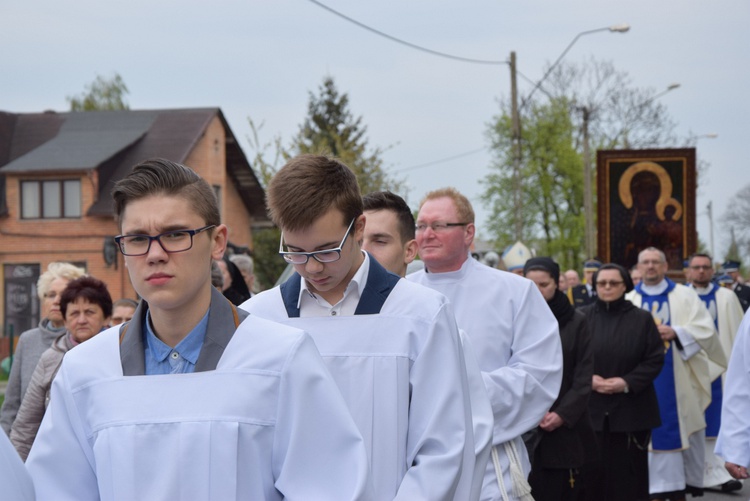 Powitanie ikony MB Częstochowskiej w parafii św. Jadwigi w Kutnie