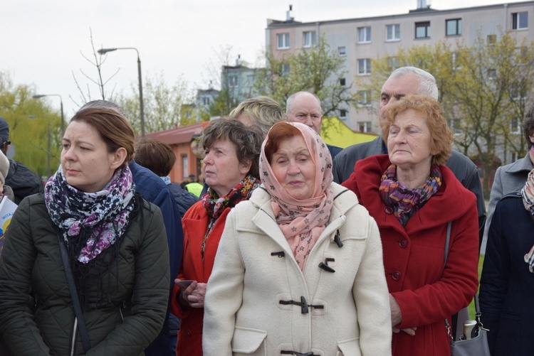 Powitanie ikony MB Częstochowskiej w parafii św. Jadwigi w Kutnie