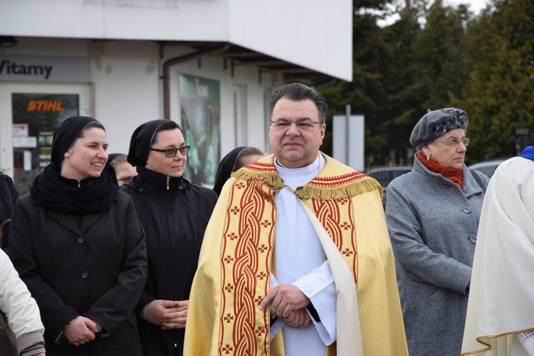 Powitanie ikony MB Częstochowskiej w parafii św. Jadwigi w Kutnie