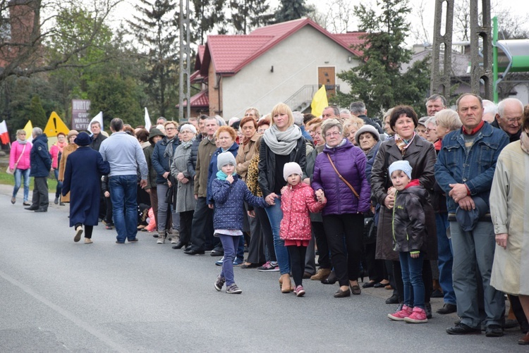 Powitanie ikony MB Częstochowskiej w parafii św. Jadwigi w Kutnie