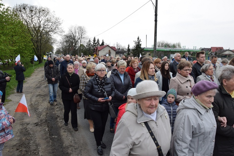 Powitanie ikony MB Częstochowskiej w parafii św. Jadwigi w Kutnie