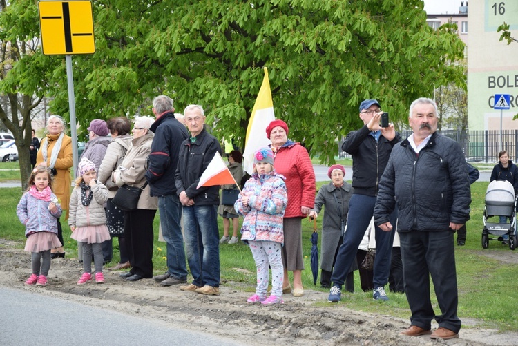 Powitanie ikony MB Częstochowskiej w parafii św. Jadwigi w Kutnie