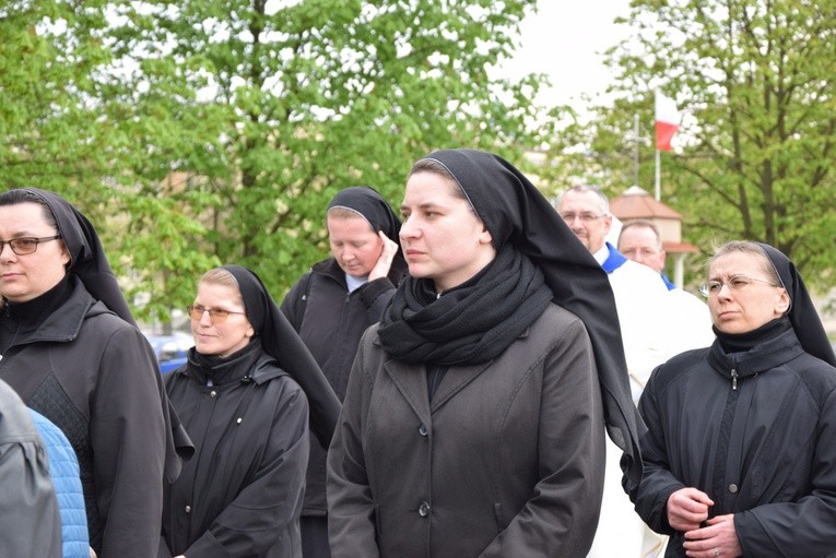 Powitanie ikony MB Częstochowskiej w parafii św. Jadwigi w Kutnie