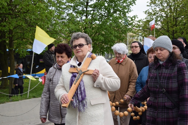 Powitanie ikony MB Częstochowskiej w parafii św. Jadwigi w Kutnie