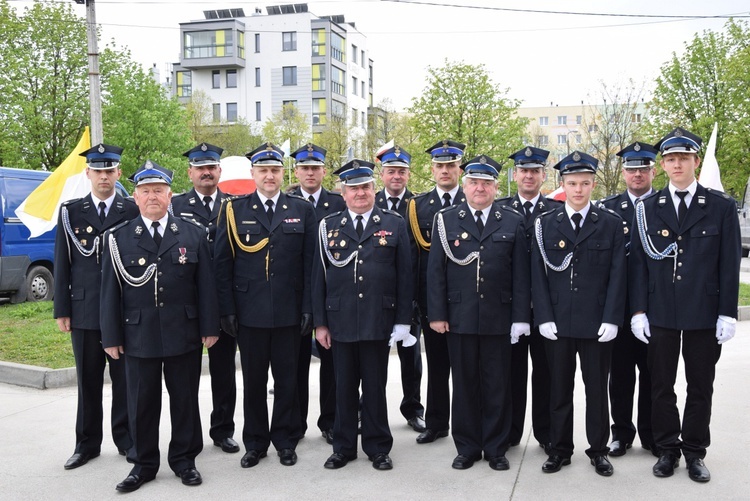 Powitanie ikony MB Częstochowskiej w parafii św. Jadwigi w Kutnie